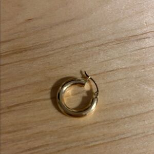 Kinn Classic Hoop Earrings Small